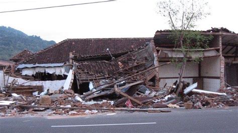 penyebab gempa jogja 2006